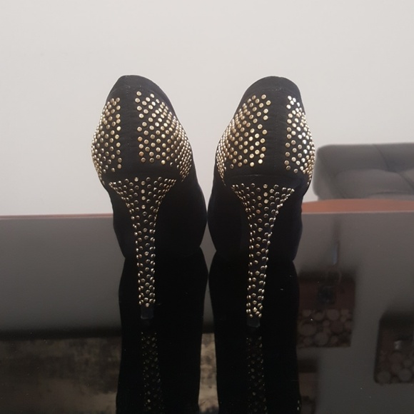 Heels - Picture 3 of 4