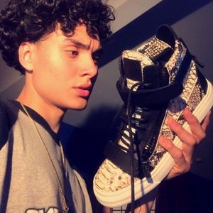 Meet your Posher, Kevin