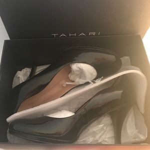 Tahari Black Patern Heels Size 7.5