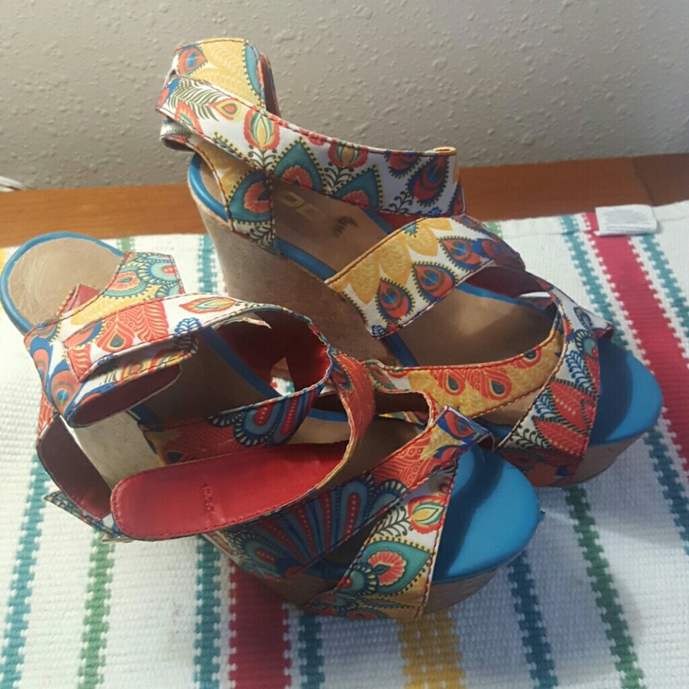 Cute tropical wedges