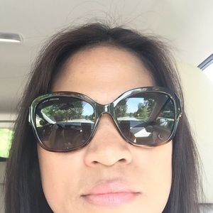 Meet your Posher, Corazon