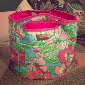 Iilly Pulitzer caddy cooler.