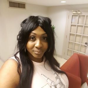 Meet your Posher, Valerie