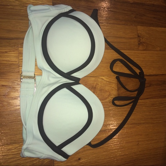 Bikini top - Picture 1 of 2