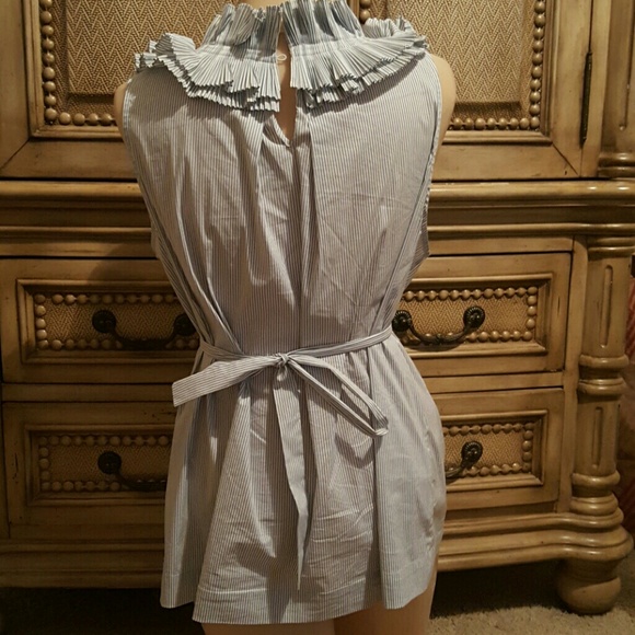 SUPER CUTE RUFFLE TOP - Picture 2 of 2