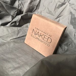 Urban Decay Naked Illuminated (Aura)