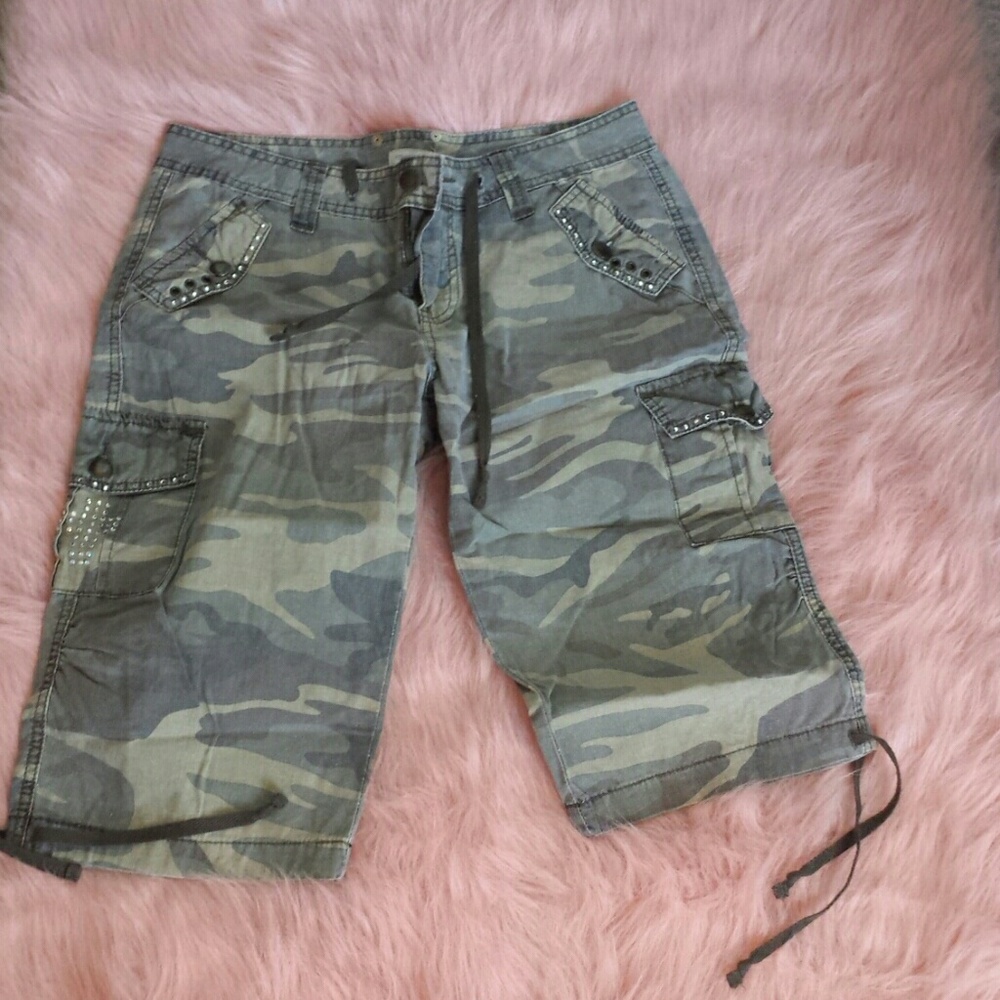 Camo Capris