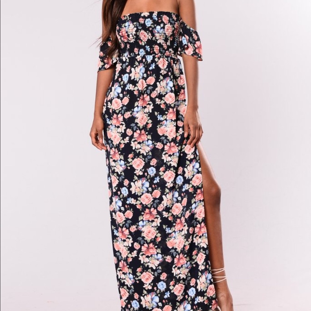 NWT fashion nova maxi dress!!