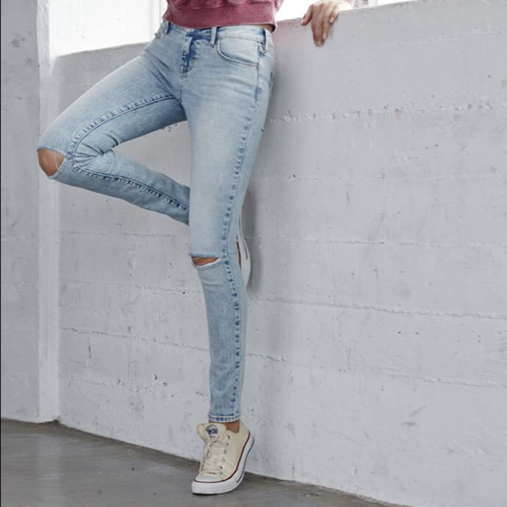 PacSun Bullhead Denim Co. Ripped Jeans