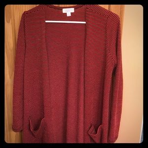 Small red/pink and black Sarah lularoe