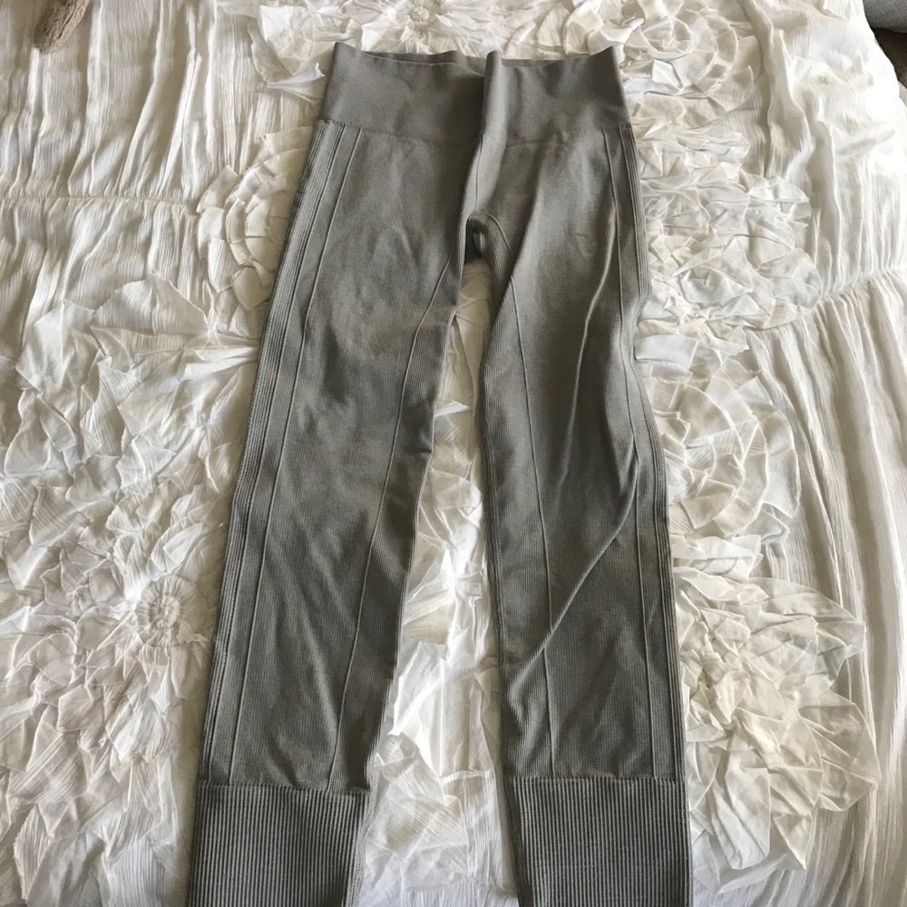 Lululemon 7/8 cropped pants