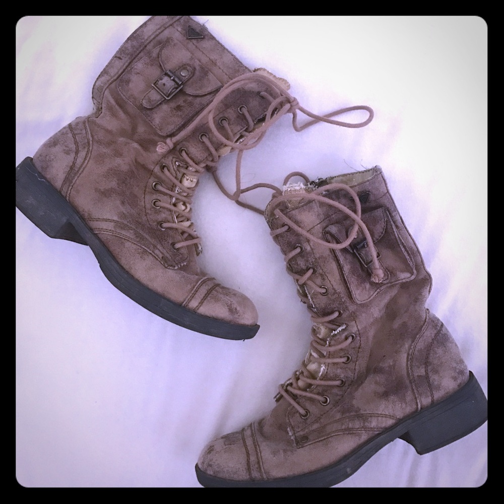 Tan brown Roxy brand boots, lightly used