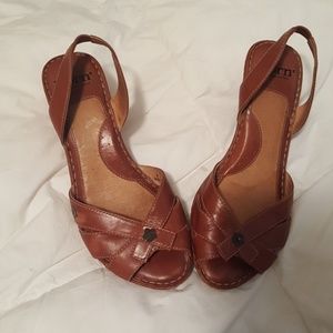 Camel leather Born sandles