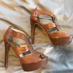 Tan leather Michael Kors heels
