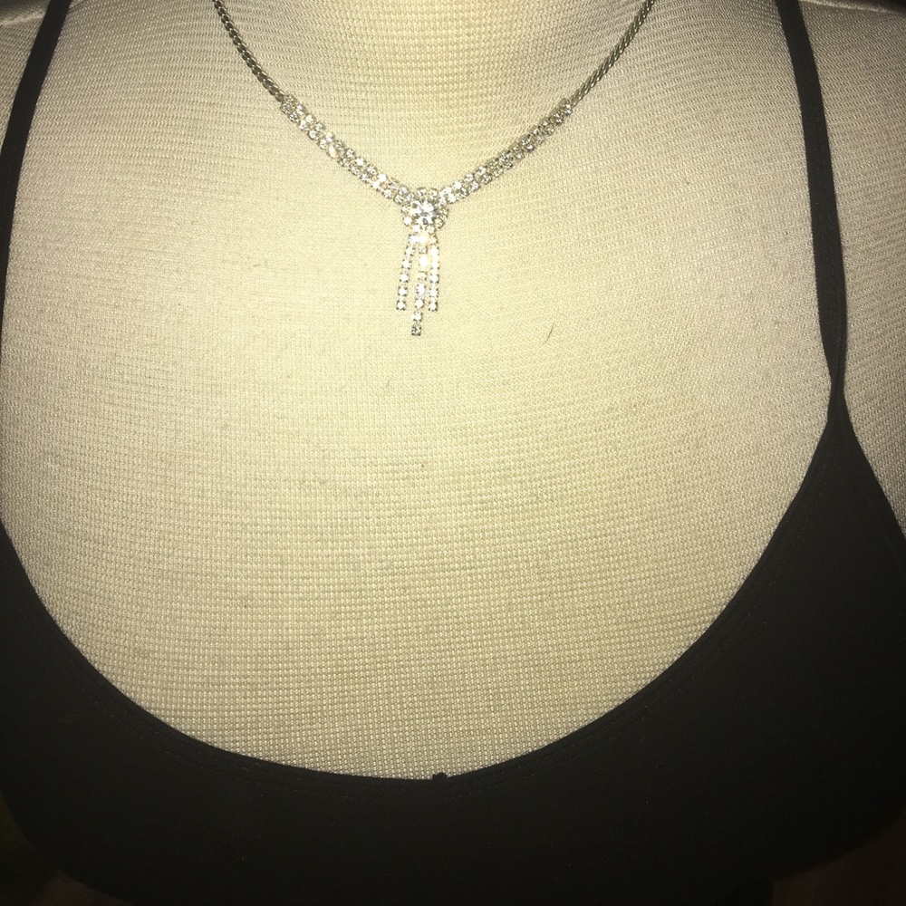 Elegant and fancy diamond chocker