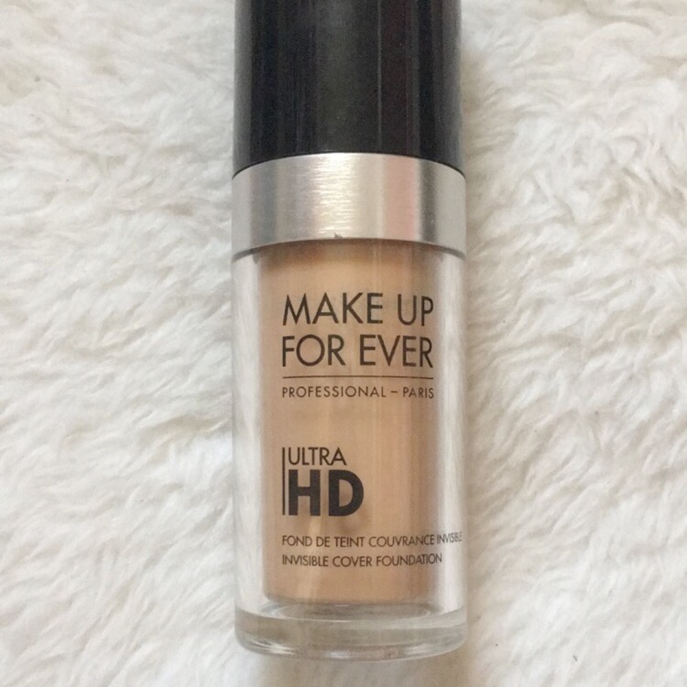 Make Up Forever HD Foundation in Y305