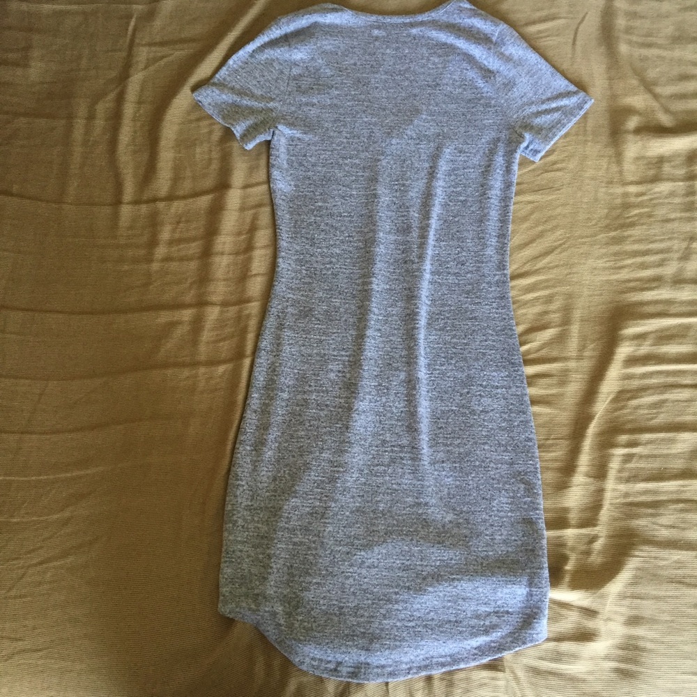 SOLD-Aritzia Gray T-Shirt Dress - Picture 4 of 7