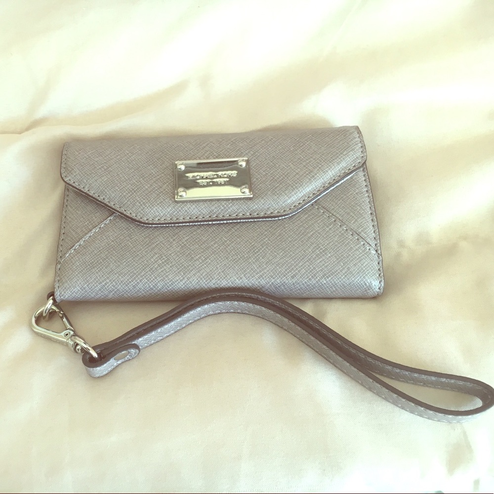 Michel Kors iPhone 5 case wristlet