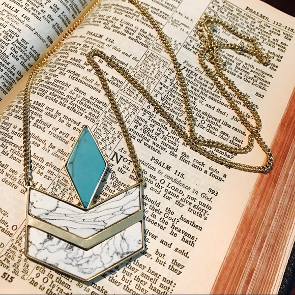 Jewelry - Turquoise and White Faux Stone Geo Necklace