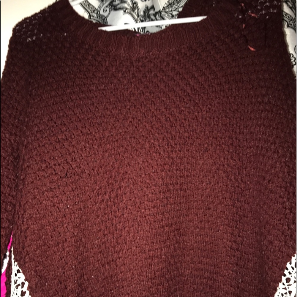 Maroon sweater