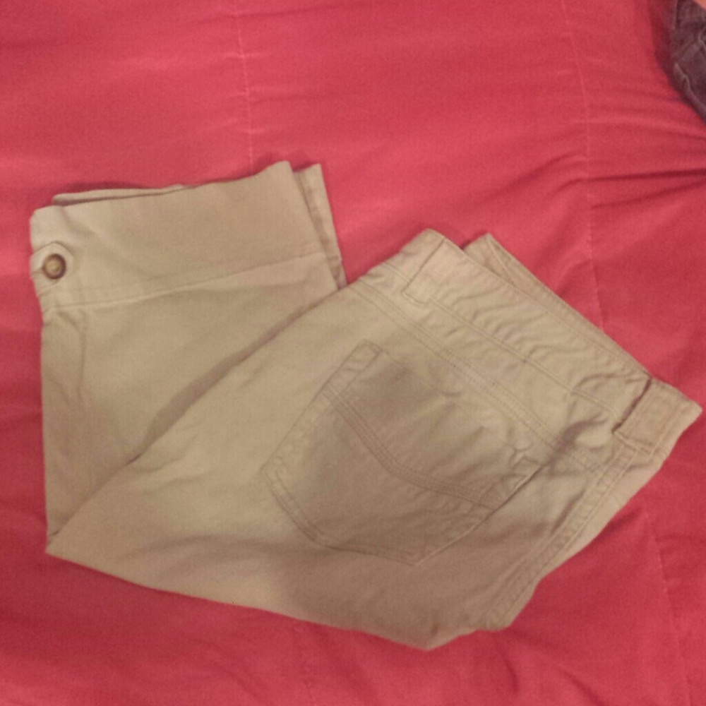capri pants - Picture 3 of 3