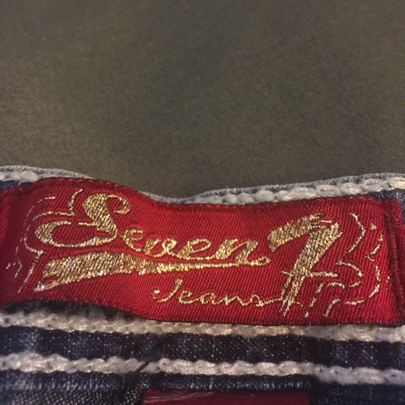 Capri's - Picture 3 of 4