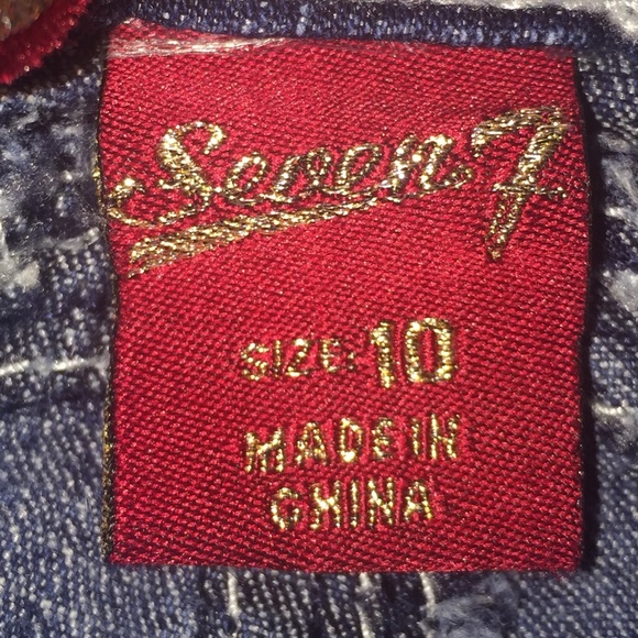 Capri's - Picture 4 of 4