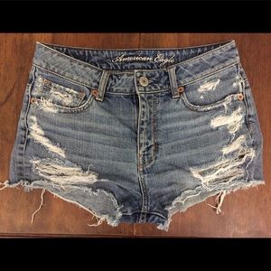 High-waisted, distressed AEO shorts