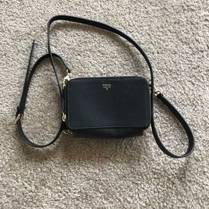 Fossil cross body purse.
