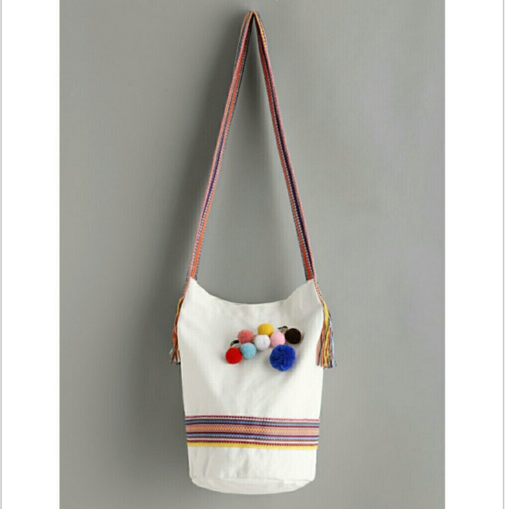💥LAST ONE💥 🌿POM POM TOTE BAG🌿 - Picture 2 of 4