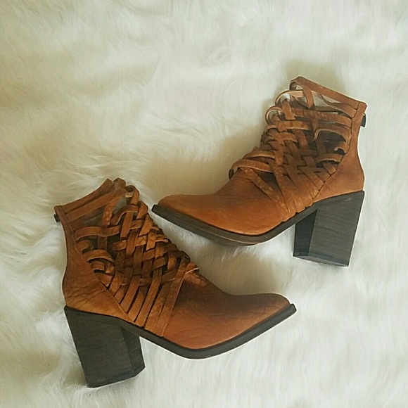 Free People Shoes - NEW Free People Carrera Zipup Ankle Boot Size 9