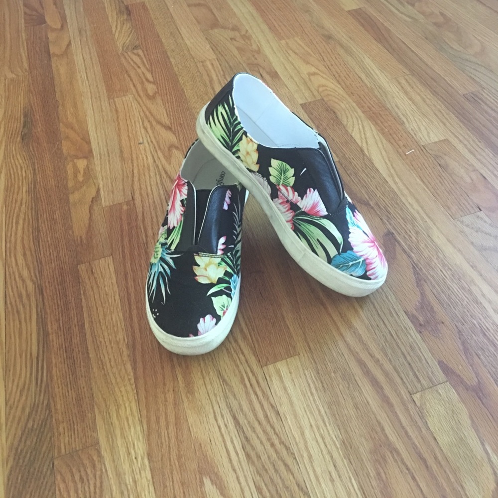 Comfortview Floral Sneakers