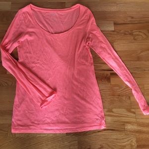 American Eagle Favorite Tee in coral/pink