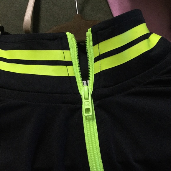 VICTORIA'S SECRET PINK ULTIMATE ZIP UP PULLOVER - Picture 2 of 3