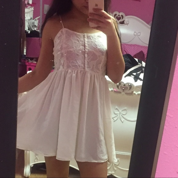 29 off Forever 21 Dresses & Skirts White lace corset top flowy dress