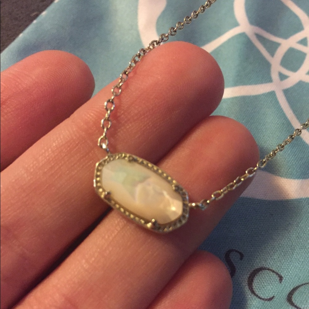 Elisa Silver Pendant Necklace In White Pearl