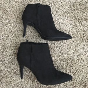 Old Navy black ankle boots size 7