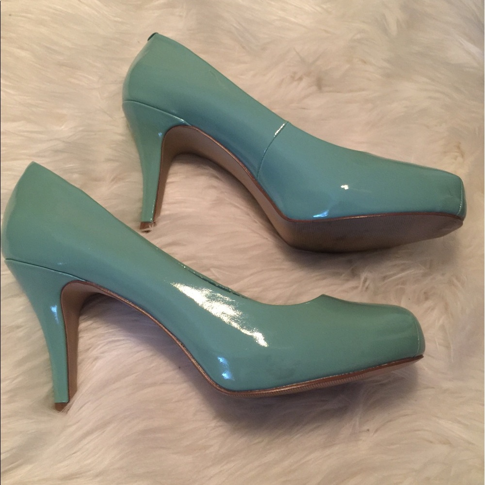 Madden Girl mint pumps
