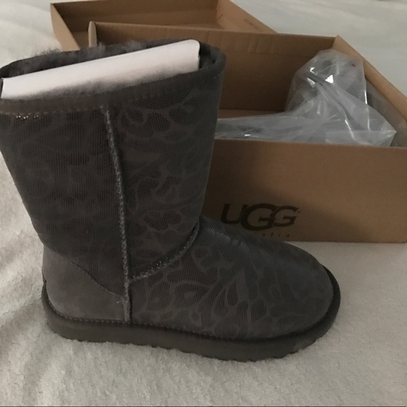 Grey Short Uggs BRAND NEW!! Size 5