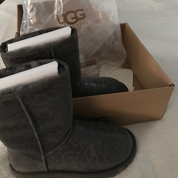 Grey Short Uggs BRAND NEW!! Size 5