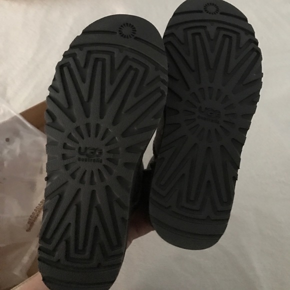 Grey Short Uggs BRAND NEW!! Size 5