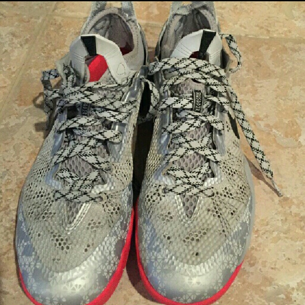 MENS NIKE CRUSADER SIZE 8