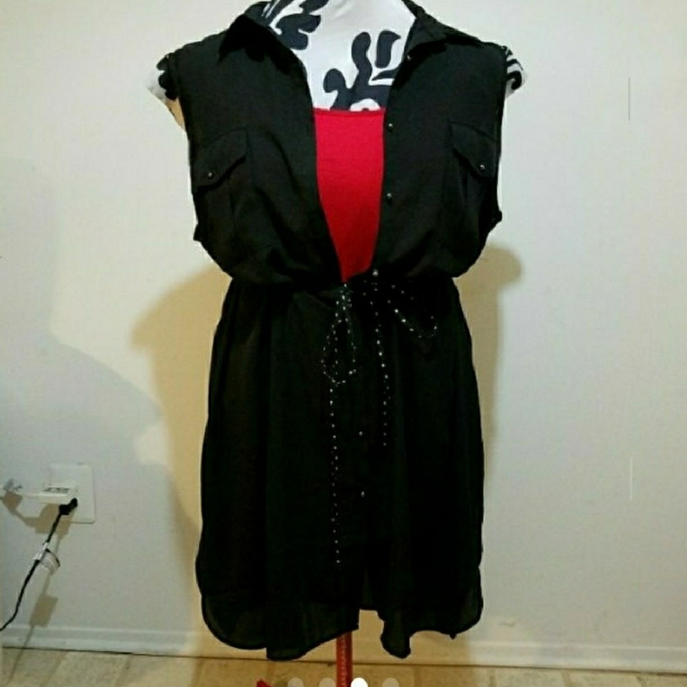 Sleeveless button up light weight top /dress?