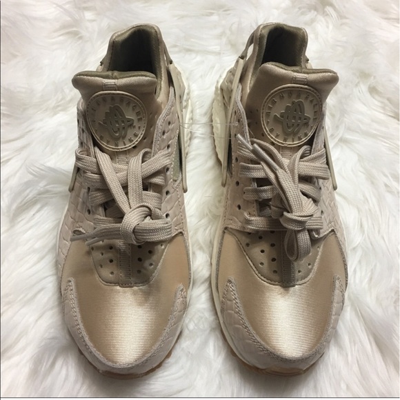 🚨72 Hour Sale🚨 Nike Air Huarache Run PRM - Picture 3 of 8