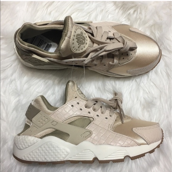 🚨72 Hour Sale🚨 Nike Air Huarache Run PRM - Picture 2 of 8