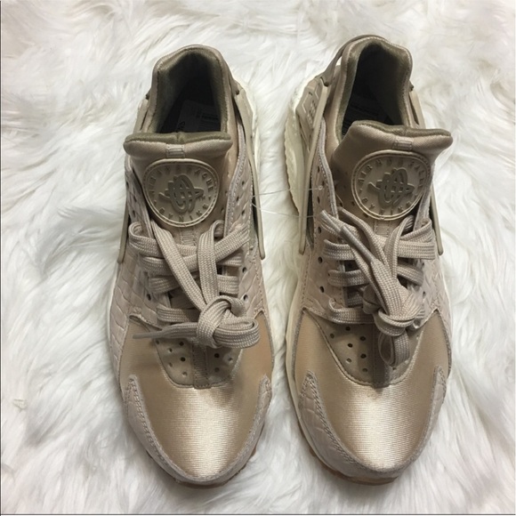 🚨72 Hour Sale🚨 Nike Air Huarache Run PRM - Picture 4 of 8