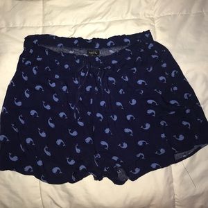 High wasted, flowly shorts