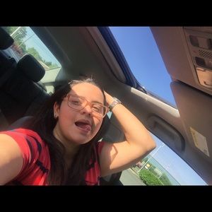 Meet your Posher, Liz