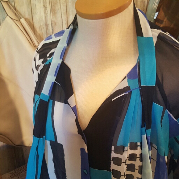 Lane Bryant sheer graphic print blouse - Picture 4 of 6