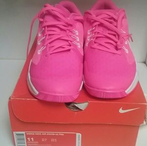 Nike Air Zoom Ultra ladies 11 hot Pink Sneakers